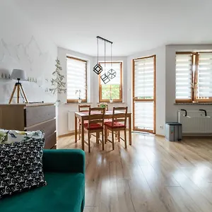 Apartament Strefa Centrum - Z Prywatnym Parkingiem - Space, Karpacz